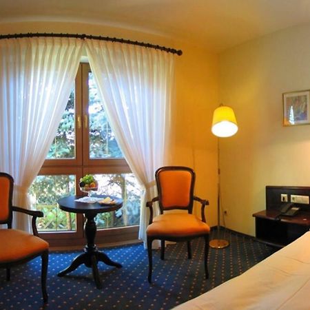 Hotel Waldhaus Hügelsheim Esterno foto