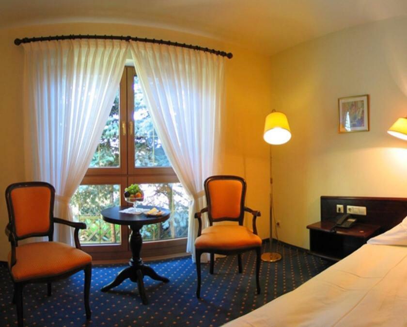 Hotel Waldhaus Hügelsheim Esterno foto